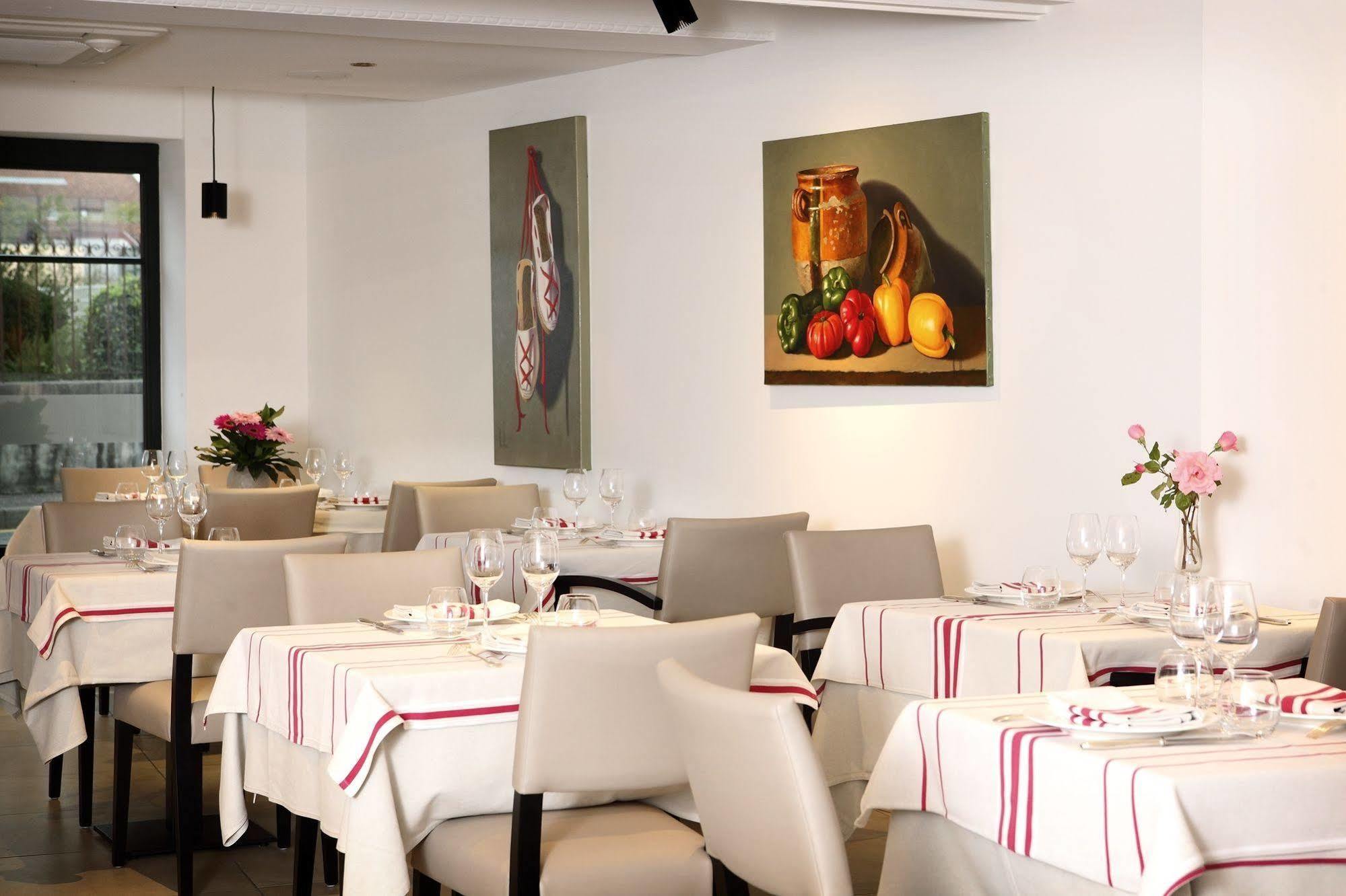 De La Nivelle Hotel Saint-Pee-sur-Nivelle Bagian luar foto