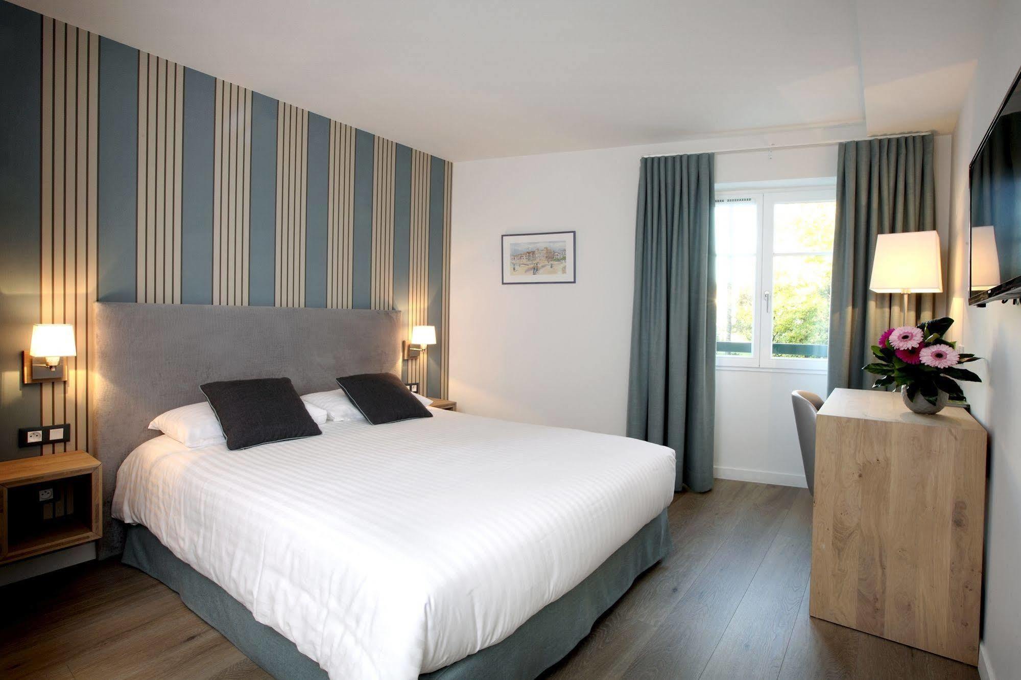 De La Nivelle Hotel Saint-Pee-sur-Nivelle Bagian luar foto
