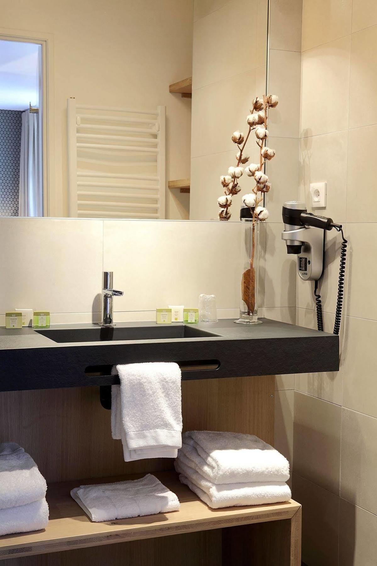 De La Nivelle Hotel Saint-Pee-sur-Nivelle Bagian luar foto