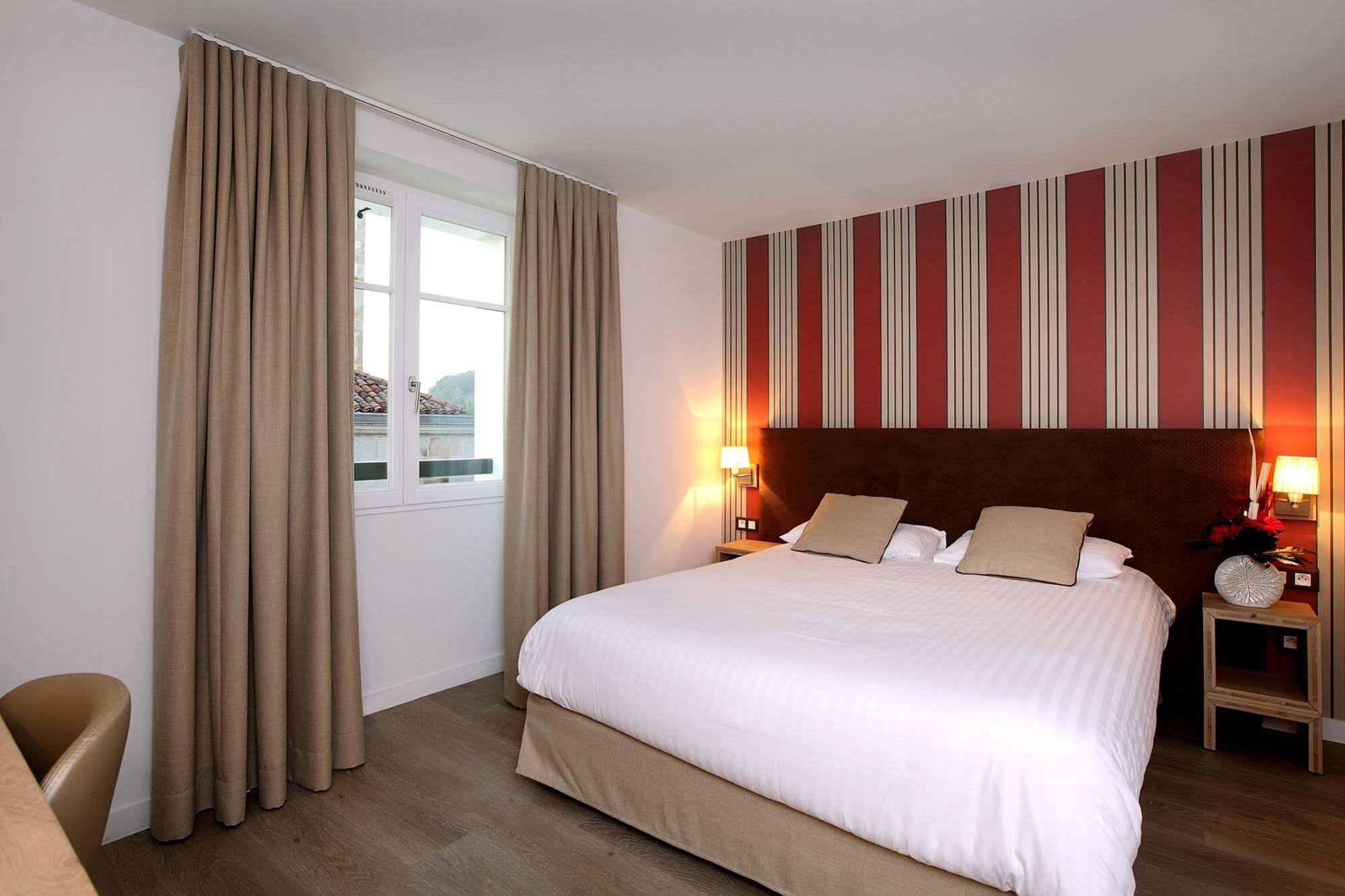 De La Nivelle Hotel Saint-Pee-sur-Nivelle Bagian luar foto